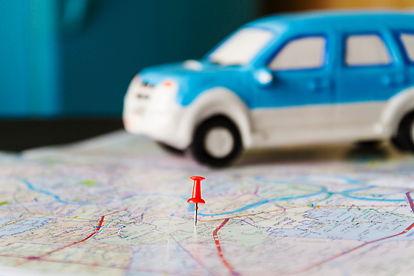 포토 JPG 해외이미지 지도 자동차 실내 사람없음 아웃포커스 미니어처 압정 장난감자동차 위치 해외포토 육상교통 촬영기법 내부 장난감 모형 사무용품 파일형식 이미지허브