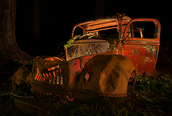 포토 JPG 해외이미지 도로 교통시설 자동차 사람없음 빛 금속 어둠 기계 수확 골동품 시골 역사 폐기물 야간 버리기 부식 그림 복고 암초 짐차 한조각 깨짐 방치 범퍼 썩음 옛날 철강 노화 해외포토 자연요소 1 길 육상교통 교통 컨셉 농업 모션 재질 쓰레기 시설 파일형식 이미지허브