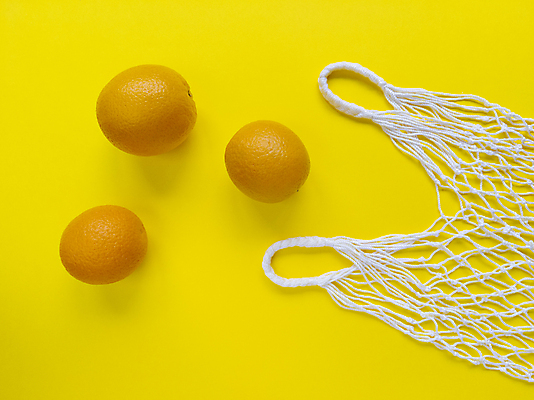 포토 JPG 해외이미지 라이프스타일 오렌지 사람없음 자연보호 그린캠페인 노란배경 친환경제품 제로웨이스트 네트백 해외포토 캠페인 백그라운드 가방 과일 자연 생활 노란색 보호 사회이슈 친환경 파일형식 이미지허브