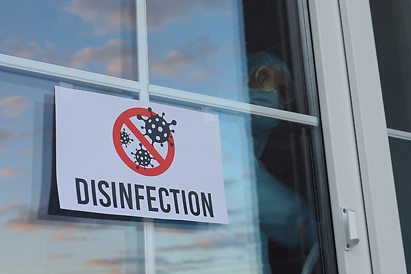 포토 JPG 해외이미지 컨셉 창문 표면 아파트 주택 실내 건강 병원 사람없음 내부 건물 파란색 문 방 장비 보호 질병 청소 서비스 예방 감염 번짐 스프레이 지역 공지사항 소독 지원 해외포토 건축물 컬러 의학 파일형식 효과 이미지허브