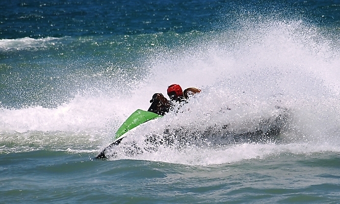 포토 JPG 해외이미지 스포츠 파도 바다 이동 곡선 사람없음 야외 태양 거품 운전 운전사 헬멧 속도 흥분 분무기 기어 해외포토 자연요소 직업 감정 선 컨셉 모션 보호장비 파일형식 이미지허브