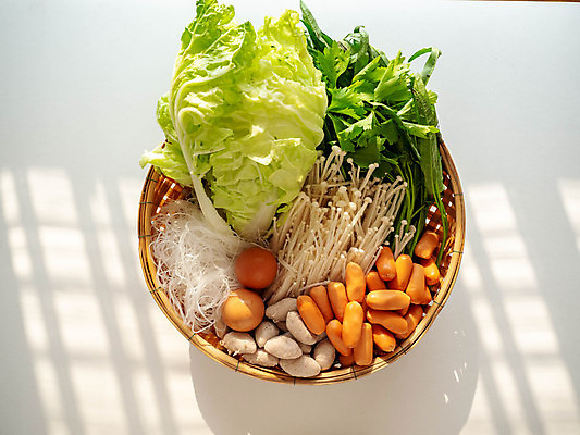 포토 JPG 해외이미지 접시 음식 백그라운드 재료 건강 요리 사람없음 바구니 계란 식사 버섯 흰색 신선 소시지 수프 흰배경 날것 해외포토 식기 컬러 알 가공식품 파일형식 이미지허브