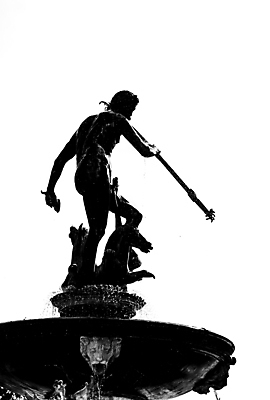 포토 JPG 해외이미지 모양 캐릭터 남자 실루엣 무기 조각 여행 신체 근육 날씨 휴가 부활절 흑백 그림자 서기 사람 사람없음 야외 조각상 숫자 머리 힘 골동품 물방울 중세 시장 땅 심볼 분수 정사각형 윤곽 광택 청동 동쪽 그리스인 로마인 르네상스 해왕성 힘찬 해외포토 도형 서양인 문자 기념일 컨셉 모션 촬영기법 인종 신체부위 조형물 행성 역사 방향 파일형식 이미지허브