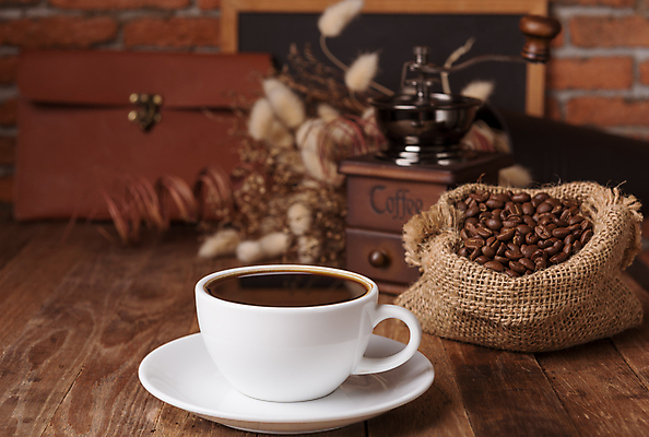 포토 JPG 해외이미지 꽃 커피 음료 음식 백그라운드 가방 재료 탁자 아침 콩 사람없음 목재 장식 갈색 상점 주방 식당 검은색 칠판 어둠 카페 수확 골동품 시골 신선 뜨거움 아침식사 굽기 삼베 준비 복고 아로마 그라인더 향 카페테리아 에스프레소 땅바닥 카페인 스타일 해외포토 주간 나무 식물 잡화 컬러 가구 농업 곡류 바닥 식사 구이 커피용품 파일형식 천_직물 이미지허브