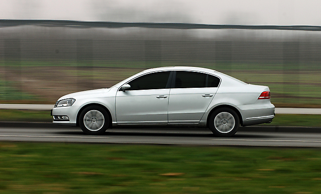 포토 JPG 해외이미지 라이프스타일 디자인 도로 여행 이동 비즈니스 교통시설 모션 자동차 휴가 거리 사람없음 힘 운전 흰색 바퀴 고속도로 운전사 휘발유 아스팔트 속도 디젤 방법 블러 자동 해외포토 직업 길 육상교통 컬러 교통 컨셉 생활 석유 시설 파일형식 이미지허브