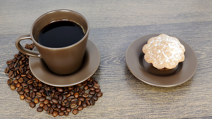 포토 JPG 해외이미지 접시 커피 실내 사람없음 케이크 컵케이크 컵받침 브런치 에스프레소 해외포토 식기 음료 디저트 내부 식사 받침대 파일형식 이미지허브