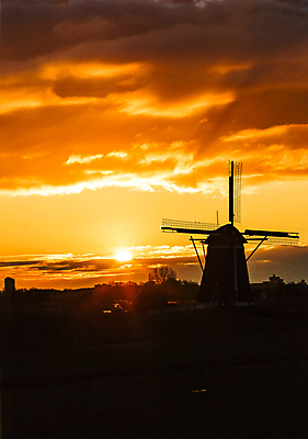 포토 JPG 해외이미지 구름 실루엣 여행 백그라운드 오렌지 비즈니스 건축양식 자연 하늘 안테나 풍경 사람없음 건물 파란색 태양 일출 환경 탑 힘 일몰 도시 네덜란드 스카이라인 철강 해외포토 자연요소 건축물 건축 유럽 컬러 과일 통신 촬영기법 노을 생태계 파일형식 이미지허브