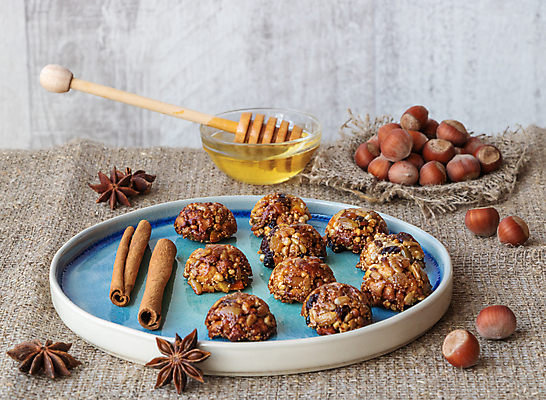 포토 JPG 해외이미지 라이프스타일 음식 다이어트 과일 디저트 건조 건강 씨앗 사람없음 과자 식사 에너지 견과류 시골 달콤 아침식사 낟알 시리얼 유기농 날것 땅콩 호두 아몬드 칼로리 꿀 알레르기 단백질 뮤즐리 채식주의자 퀴노아 핸드메이드 비건 귀리 해외포토 식물 웰빙 곡류 생활 맛 질병 채식 영양소 파일형식 이미지허브