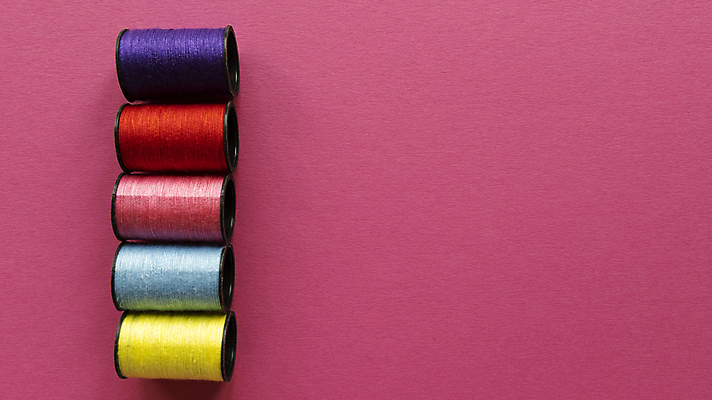 포토 JPG 해외이미지 디자인 백그라운드 사람없음 실 실타래 카피스페이스 트렌드컬러 비바마젠타 해외포토 컬러 공백 파일형식 이미지허브