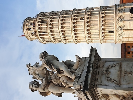 포토 JPG 해외이미지 구름 문화 상징 여행 사람없음 야외 건물 관광지 이탈리아 종 아치 광장 대성당 바실리카 토스카나 해외포토 자연요소 건축물 유럽 성당 파일형식 이미지허브