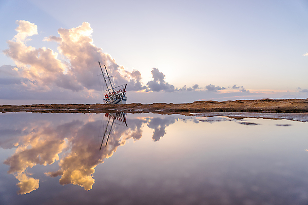 포토 JPG 해외이미지 공원 모래 바다 섬 여행 백그라운드 교통시설 자연 하늘 낚시 휴가 항해 풍경 사람없음 목재 물 여름 파란색 일몰 보트 역사 콜롬비아 버리기 그리스 다이빙 함선 낚시꾼 내추럴 깨짐 썩음 조난 해외포토 자연요소 나무 계절 공공시설 유럽 컬러 교통 컨셉 배_교통 재료 모션 레저 노을 수영 남아메리카 시설 생태계 수중스포츠 파일형식 이미지허브