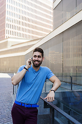 포토 JPG 해외이미지 직업 1 라이프스타일 손 남자 비즈니스 사업가 통신 성공 모바일 수염 거리 대화 한명 서기 사람 정장 성인 야외 건물 세로 스마트폰 핸드폰 사무실 유행 도시 업무 비즈니스맨 자신감 주머니 스마트 경영자 부름 경영 해외포토 건축물 옷 감정 컨셉 모션 말하기 생활 신체부위 전자제품 스마트기기 작업 직장인 리더 파일형식 이미지허브