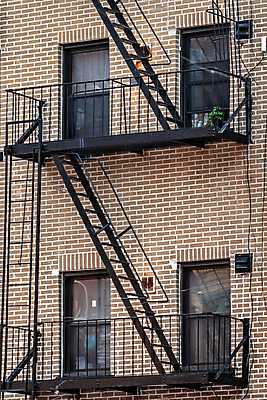 포토 JPG 해외이미지 외관 벽 여행 건축양식 사다리 창문 불 벽돌 거리 아파트 주택 안전 사람없음 야외 건물 옆모습 갈색 계단 금속 미국 수확 긴급 도시 역사 도심 큼 탈출 철 묘사 질감 뉴욕 타운 리빙 맨해튼 단계 공동주택 대칭 옛날 스타일 해외포토 자연요소 건축물 건축 뷰포인트 컬러 컨셉 북아메리카 농업 재질 도구 크기 파일형식 이미지허브