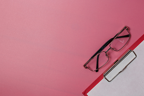 포토 JPG 해외이미지 안경 비즈니스 통신 탁자 직장 사람없음 사무실 펜 작업 작업실 닫기 연결 오브젝트 카피스페이스 해외포토 잡화 가구 회사 모션 필기구 공백 파일형식 이미지허브