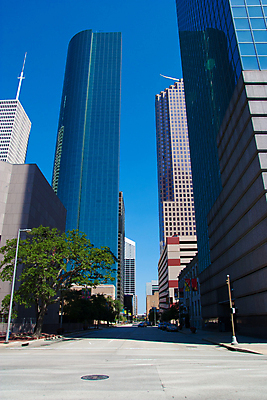 포토 JPG 해외이미지 비즈니스 건축양식 거리 사람없음 야외 건물 금융 파란색 도시풍경 사무실 탑 고층빌딩 도시 센터 도심 큼 교차로 바쁨 지역 대도시 스카이라인 텍사스 해외포토 건축물 건축 길 컬러 풍경 빌딩 경제 미국 크기 파일형식 이미지허브