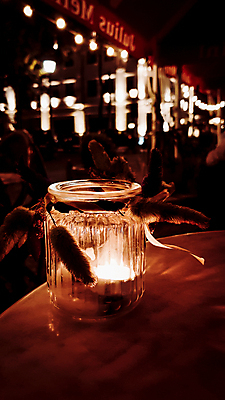 포토 JPG 해외이미지 전통 디자인 종교 안경 음료 백그라운드 크리스마스 탁자 불 추상 휴가 불꽃 사람없음 장식 빨간색 빛 뷰티 반사 노란색 파티 식당 저녁식사 어둠 카페 수확 가을 기도 축하 바 고급 냅킨 추수감사절 설정 해외포토 자연요소 잡화 계절 기념일 기독교 컬러 가구 컨셉 무늬 농업 이벤트 상점 식사 파일형식 이미지허브