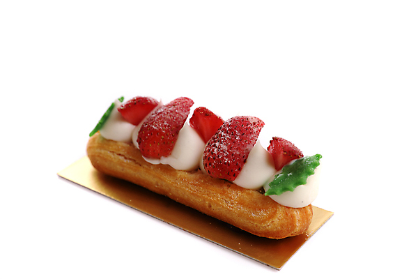 포토 JPG 해외이미지 딸기 디저트 실내 사람없음 한개 달콤 흰배경 프랑스음식 휘핑크림 에클레어 해외포토 1 음식 백그라운드 과일 서양음식 내부 흰색 맛 크림 휘핑 파일형식 이미지허브