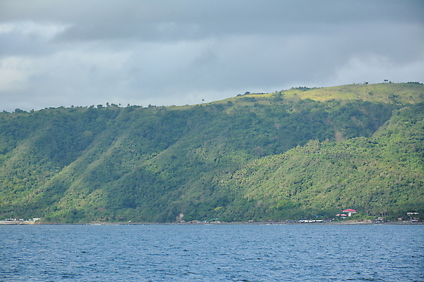 포토 JPG 해외이미지 아시아 파도 바다 자연 하늘 휴가 산 사람 풍경 사람없음 야외 물 여름 파란색 바위 군중 휴양지 오로라 해외포토 자연요소 계절 나라 컬러 자연현상 장소 돌_바위 생태계 파일형식 이미지허브
