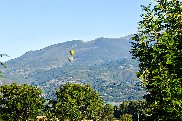 포토 JPG 해외이미지 구름 공원 여행 교통시설 자연 하늘 아침 휴가 산 요정 안테나 풍경 사람없음 야외 파란색 컬러풀 태양 노란색 바구니 일출 계곡 안개 열기구 도시 체험 뜨거움 역사 언덕 항공 풍선 타운 뿌연 옛날 해외포토 주간 자연요소 공공시설 컬러 교통 컨셉 통신 항공교통 날씨 노을 시설 생태계 파일형식 이미지허브