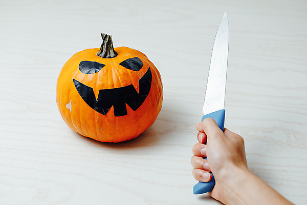 포토 JPG 해외이미지 템플릿 전통 손 계절 음식 조각 백그라운드 스티커 채소 오렌지 호박 추상 휴가 기술 미술 취미 사람없음 뷰티 노란색 머리 주방 검은색 축제 할로윈 회색 흰색 등불 축하 그리기 칼 자르기 심볼 오브젝트 준비 잭 10월 내추럴 방법 옛날 잭오랜턴 해외포토 컬러 컨셉 무늬 과일 모션 문화예술 조명 신체부위 날짜 파일형식 이미지허브