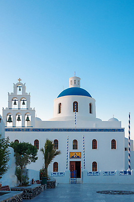 포토 JPG 해외이미지 유럽 여행 풍경 사람없음 여름 파란색 교회 그리스 휴양지 산토리니 해외포토 계절 나라 컬러 종교건축 건물 장소 파일형식 이미지허브