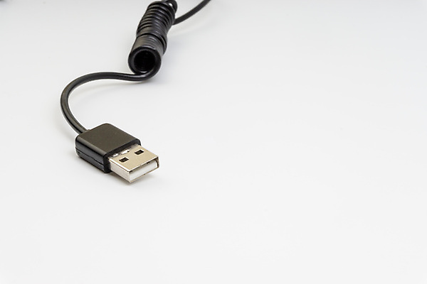 포토 JPG 해외이미지 선 벽 백그라운드 모바일 세포 그림자 사람없음 스마트폰 세트 상자 반사 머리 검은색 중국 힘 장비 에너지 흰색 구부린 콘센트 플러그 코드 제조 전기에너지 연결 플라스틱 철사 스위치 충전 고립 베터리 충전기 혼란 공급 해외포토 아시아 컬러 컨셉 모션 재질 신체부위 핸드폰 스마트기기 기계 파일형식 이미지허브