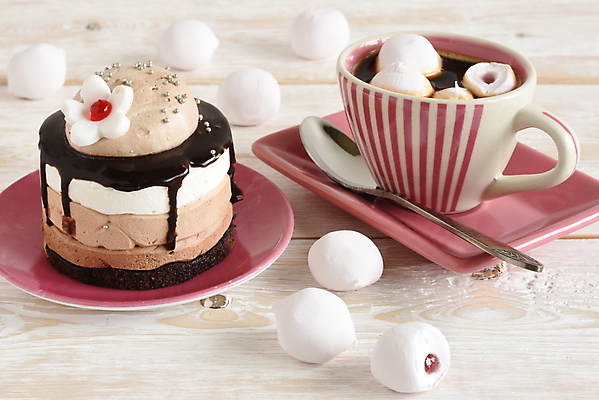 포토 JPG 해외이미지 커피 티타임 사람없음 초콜릿 달콤 커피잔 티스푼 초코케이크 마시멜로우 해외포토 음료 휴식 디저트 잔 케이크 숟가락 맛 파일형식 이미지허브