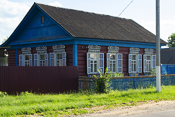 포토 JPG 해외이미지 전통 외관 유럽 문화 벽 여행 백그라운드 농업 건축양식 창문 자연 하늘 주택 여러명 사람없음 야외 건물 목재 초록색 여름 파란색 울타리 컬러풀 농장 마을 맑음 수확 시골 역사 오두막 시골집 복고 동유럽 러시아인 벨로루시 옛날 해외포토 서양인 나무 건축물 계절 건축 나라 산업 컬러 다수 재료 날씨 사람 담장 생태계 파일형식 이미지허브
