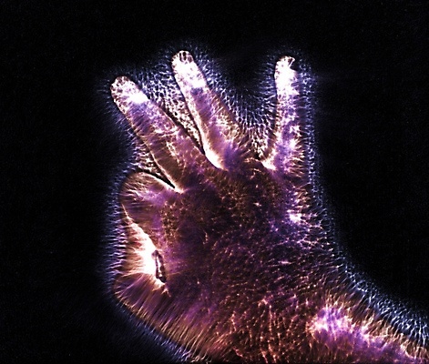 포토 JPG 해외이미지 손 디자인 남자 실루엣 과학 컨셉 패턴 일러스트 손가락 모션 불 미술 사람 사람없음 파란색 빛 우주 환경 보라색 검은색 어둠 에너지 흰색 인쇄 발자국 폭발 심볼 사인 생물학 팔 파열 해고 고립 양발 특수효과 효과 해외일러스트 자연요소 교육 컬러 무늬 비즈니스 자국 문화예술 촬영기법 신체부위 파일형식 이미지허브