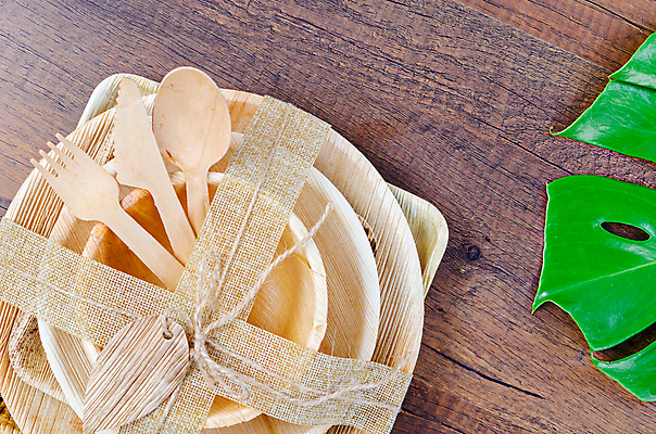 포토 JPG 해외이미지 종이 잎 실내 사람없음 목재 세트 꼬리표 자연보호 나이프 묶기 에코 친환경 에코라이프 노끈 나무숟가락 나뭇잎모양 나무그릇 나무접시 나무포크 친환경제품 제로웨이스트 나무배경 해외포토 모양 나무 식물 라이프스타일 그릇 식기 접시 줄 백그라운드 포크 재료 모션 자연 나뭇잎 내부 라벨 환경 숟가락 그린캠페인 칼 보호 사회이슈 파일형식 이미지허브