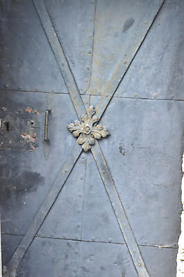 포토 JPG 해외이미지 건축양식 출입구 아파트 주택 사람없음 건물 문 금속 철 대문 리빙 구역 렌탈 솜씨 해외포토 건축물 건축 재질 파일형식 이미지허브