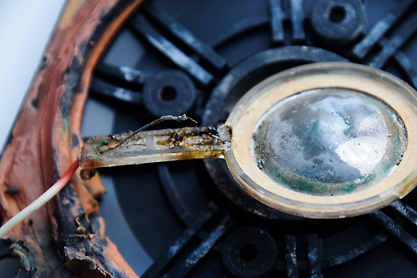 포토 JPG 해외이미지 산업 백그라운드 교통시설 사람없음 노트북 갈색 확성기 소리 전선 흰색 도구 나사 면 실 수리 작음 캐비닛 전자 아날로그 공학 감싸기 자동 해외포토 교육 컬러 교통 모션 전자제품 공구 크기 사물함 시설 파일형식 이미지허브