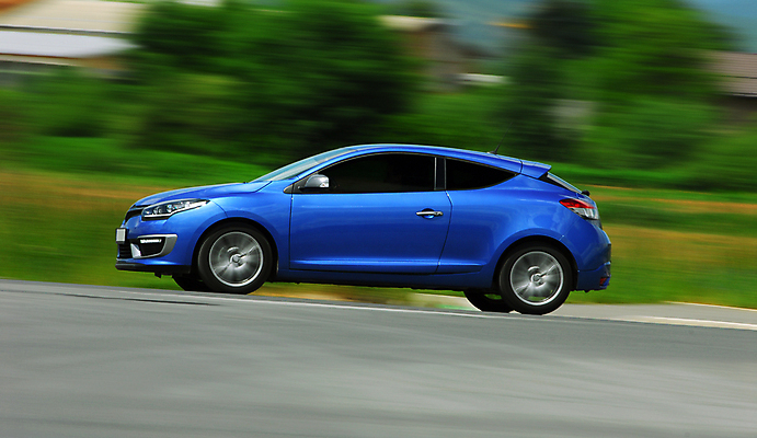 포토 JPG 해외이미지 라이프스타일 디자인 도로 스포츠 여행 이동 비즈니스 교통시설 모션 자동차 휴가 거리 사람없음 초록색 힘 회색 운전 바퀴 고속도로 운전사 휘발유 승합차 속도 디젤 방법 블러 자동 해외포토 직업 길 육상교통 컬러 교통 컨셉 승용차 생활 석유 시설 파일형식 이미지허브