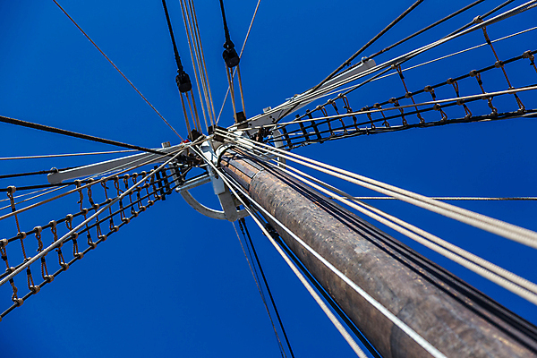 포토 JPG 해외이미지 유럽 밧줄 휴가 성인 사람없음 보트 역사 스페인 재산 오르기 매듭 돛대 스페인어 옛날 해외포토 나라 줄 배_교통 모션 사람 금융 파일형식 이미지허브