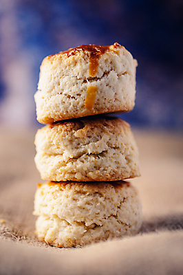 포토 JPG 해외이미지 전통 커피 음료 음식 백그라운드 다이어트 탁자 딸기 디저트 영국 건강 요리 사람없음 갈색 노란색 쿠키 케이크 식사 카페 빵집 우유 축하 신선 뜨거움 원형 달콤 맛 아침식사 상품 잼 설탕 굽기 버터 단절 번 페스츄리 핸드메이드 해외포토 도형 유럽 빵 컬러 가구 컨셉 과일 유제품 상점 소스_음식 구이 파일형식 이미지허브