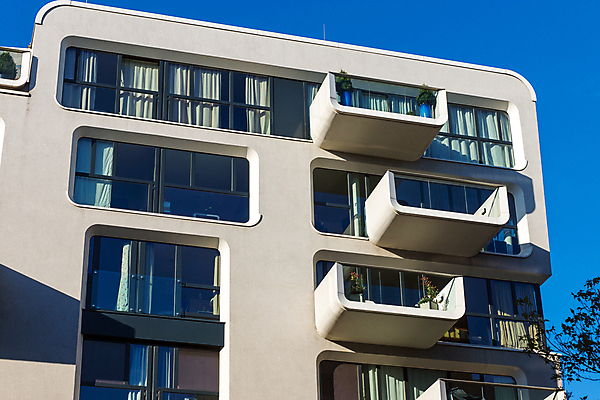 포토 JPG 해외이미지 식물 건축양식 하늘 부동산 아파트 주택 사람없음 건물 파란색 탑 맑음 고층빌딩 블록 회색 발코니 흰색 도시 시장 재산 고급 투자 콘도 연립주택 개발 구역 함부르크 해외포토 건축물 건축 컬러 컨셉 비즈니스 숙소 날씨 독일 빌딩 금융 파일형식 이미지허브