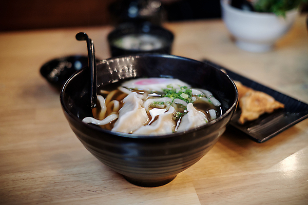 포토 JPG 해외이미지 전통 응시 음식 요리 동양인 사람없음 일본 식사 수확 사발 수프 필름 국수 해외포토 시선 아시아 농업 인종 면류 사기그릇 파일형식 이미지허브