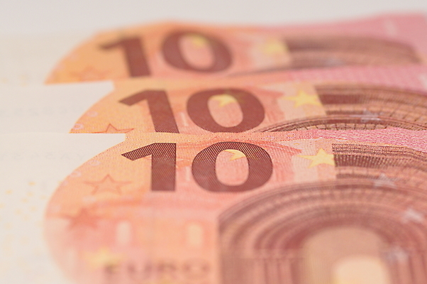 포토 JPG 해외이미지 유럽 종이 백그라운드 지폐 돈 비즈니스 사람없음 금융 경제 쇼핑 쪽지 저축 유로 흰색 10 시장 재산 구매 심볼 투자 상업 결제 이익 계산서 세금 수입 해외포토 나라 컬러 숫자 파일형식 이미지허브