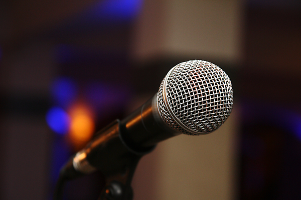 포토 JPG 해외이미지 직업 음악 백그라운드 노래 전등 말하기 이벤트 사람없음 빛 파티 금속 축제 소리 콘서트 공연 무대 광선 클래식 마이크 클럽 라디오 디스코 오디오 방송 장면 목소리 노래방 광 뮤지컬 팝 생존 해외포토 음향기기 컨셉 모션 재질 문화예술 조명 전자제품 춤 파일형식 이미지허브