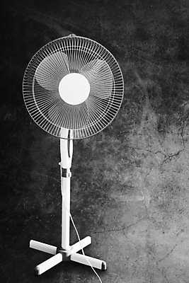 포토 JPG 해외이미지 디자인 외관 산업 백그라운드 주택 서기 사람없음 세로 울타리 사무실 금속 힘 기계 장비 추위 부채 칼날 시원함 오브젝트 싱글 시스템 온도 모터 냉각기 카피스페이스 안락 해외포토 컨셉 비즈니스 모션 재질 건물 담장 공백 파일형식 이미지허브