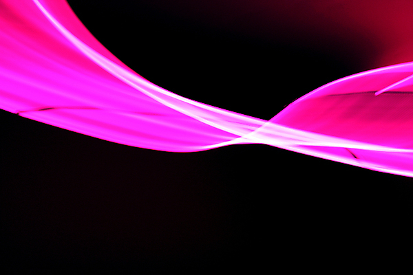 포토 JPG 해외이미지 파도 분홍색 백그라운드 모션 추상 조명 미술 사람없음 빛 카메라 검은색 램프 흔들림 네온 튜브 광 블러 설치 해외포토 바다 컬러 무늬 문화예술 전자제품 파일형식 이미지허브