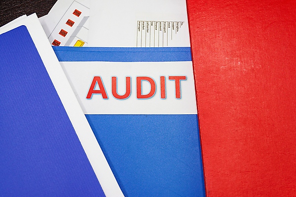 포토 JPG 해외이미지 회사 돋보기 관리 사람없음 내부 금융 사무실 라벨 자료 시험 확대 위험 척추 분석 확인 보고서 컨설턴트 문서 파일 폴더 바인더 평가 점검 회계 경영 계좌 리뷰 방법 보관소 예산 체크리스트 프로젝트 회계사 해외포토 직업 교육 컨셉 비즈니스 뼈 프레임 경제 사무용품 전문직 저장 상담 파일형식 이미지허브