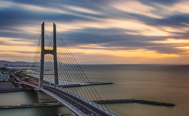 포토 JPG 해외이미지 구름 도로 바다 여행 건축양식 교통시설 자연 하늘 풍경 사람없음 건물 물 빛 도시풍경 태양 탑 일본 일몰 도시 만 매끈함 장면 장노출 포트 오사카 해외포토 자연요소 건축물 건축 아시아 길 교통 촬영기법 노을 감각 시설 생태계 파일형식 이미지허브