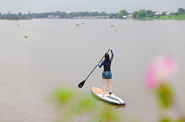 포토 JPG 해외이미지 라이프스타일 스포츠 파도 바다 여행 자연 휴가 휴식 건강 사람 사람없음 야외 물 여름 강 침묵 젖음 자유 수상스포츠 서핑보드 서핑 카약 서퍼 열광 발목 해외포토 자연요소 계절 컨셉 발 운동선수 생활 소리 보드_스포츠 생태계 파일형식 이미지허브
