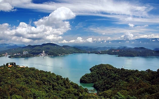 포토 JPG 해외이미지 나무 구름 호수 여행 자연 하늘 호텔 산 거리 파노라마 풍경 사람없음 야외 물 여름 햇빛 반사 숲 대만 언덕 휴양지 절정 수평선 해외포토 자연요소 식물 계절 아시아 숙소 촬영기법 태양 장소 생태계 파일형식 이미지허브