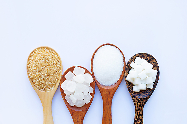 포토 JPG 해외이미지 식재료 실내 사람없음 조미료 달콤 설탕 각설탕 흰배경 나무숟가락 황설탕 해외포토 백그라운드 내부 숟가락 흰색 맛 향미료 파일형식 이미지허브