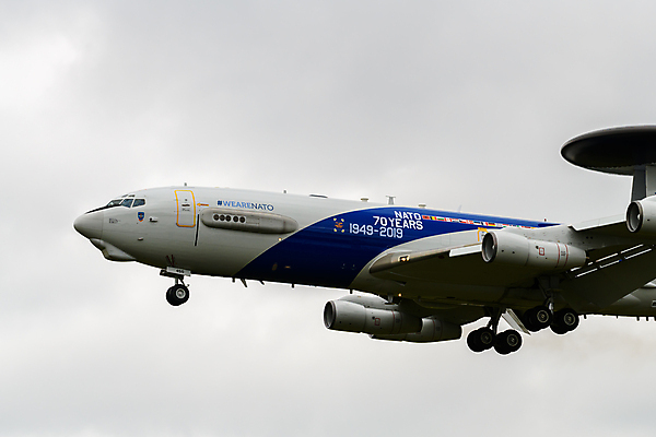 포토 JPG 해외이미지 기념일 유럽 하늘 비행기 사람없음 파란색 사진촬영 힘 클래식 큼 항공 군용 전쟁 관리자 대패 전국 제어 착륙 특별함 해외포토 나라 컬러 컨셉 항공교통 대중교통 군대 이벤트 촬영 크기 파일형식 이미지허브