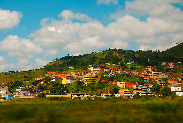 포토 JPG 해외이미지 나무 식물 산업 도로 백그라운드 잎 밭 농업 자연 하늘 주택 사람없음 야외 초록색 파란색 농작물 태양 농장 농경지 환경 미국 손상 흰색 시골 작음 땅 언덕 브라질 밭일 생태학 브라질사람 해외포토 자연요소 교육 길 컬러 컨셉 북아메리카 교통시설 건물 남아메리카 크기 생태계 파일형식 이미지허브