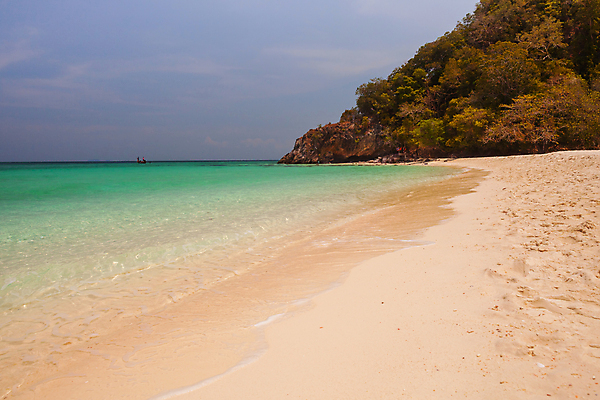 포토 JPG 해외이미지 아시아 모래 바다 섬 여행 백그라운드 교통시설 태국 자연 하늘 휴가 주택 손바닥 동양인 풍경 사람없음 야외 가로 초록색 물 여름 파란색 컬러풀 머리 항구 맑음 흰색 보트 활 휴양지 타운 터키석 파라다이스 수평선 해외포토 자연요소 손 계절 나라 컬러 교통 배_교통 날씨 인종 건물 신체부위 장소 도시 보석 시설 생태계 파일형식 이미지허브