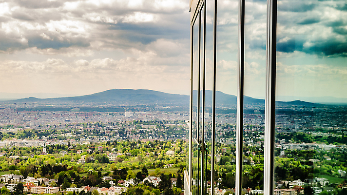 포토 JPG 해외이미지 공원 유럽 여행 백그라운드 건축양식 자연 하늘 산 안테나 파노라마 풍경 사람없음 야외 금융 하이앵글 반사 여행객 탑 블록 도시 센터 비엔나 오스트리아 정상 숲 언덕 타운 스카이라인 다뉴브강 해외포토 건축물 공공시설 건축 나라 뷰포인트 통신 촬영기법 사람 경제 생태계 파일형식 이미지허브